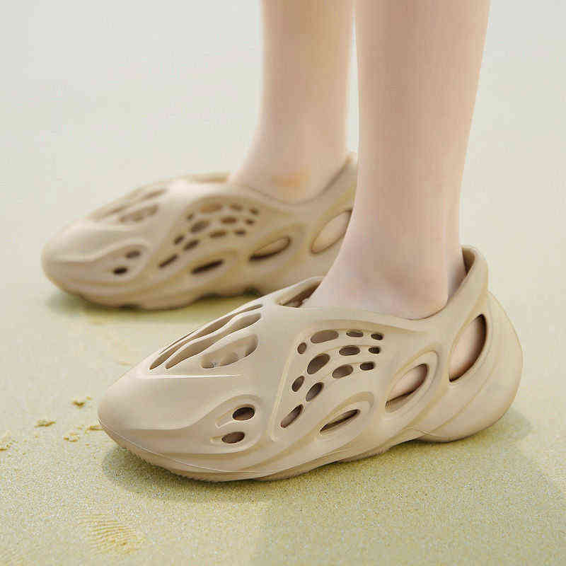 Children's Coconut hole shoes girls' sandals boys' middle and big boys' summer hollow out little girls' set feet on the soft bottom GH
Children's Coconut hole shoes girls' sandals boys' middle and big boys' summer hollow out little girls' set feet on the soft bottom GH