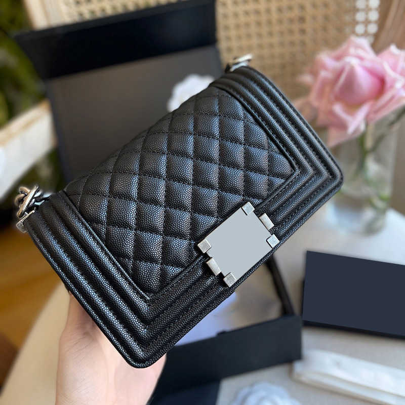 Classic Mini Boy Caviar Vinatge Bags Calfskin Genuine Leather Quilted Aged Silver Hardware Chain Strap Crossbody Shoulder Womens Designer dhfashionshop
Classic Mini Boy Caviar Vinatge Bags Calfskin Genuine Leather Quilted Aged Silver Hardware Chain Strap Crossbody Shoulder Womens Designer dhfashionshop