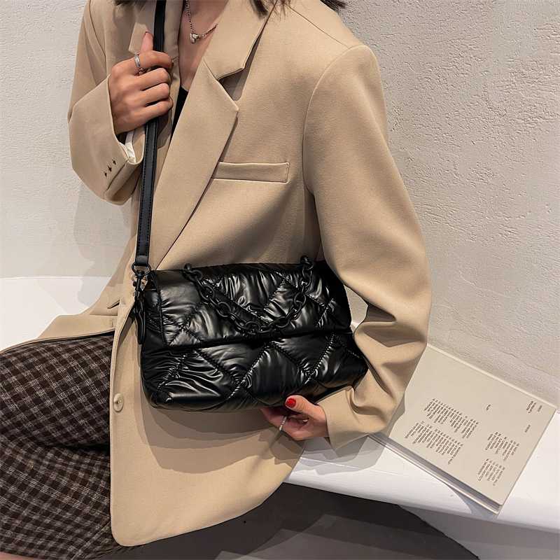 Evening Bags Korean Version Diamond Acrylic Chain Padded Shoulder Lady Nylon Down Cotton Crossbody Bag Women Small Square HandbagsEvening, White
Evening Bags Korean Version Diamond Acrylic Chain Padded Shoulder Lady Nylon Down Cotton Crossbody Bag Women Small Square HandbagsEvening, White