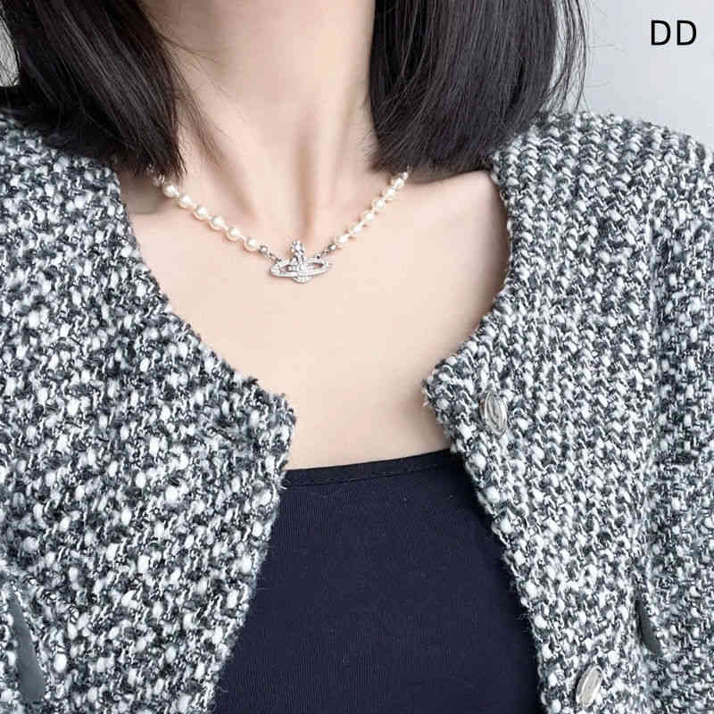 Vivian Vivienne Saturn pearl clavicle chain light luxury niche brand same neck chain West empress dowager Necklace
Vivian Vivienne Saturn pearl clavicle chain light luxury niche brand same neck chain West empress dowager Necklace