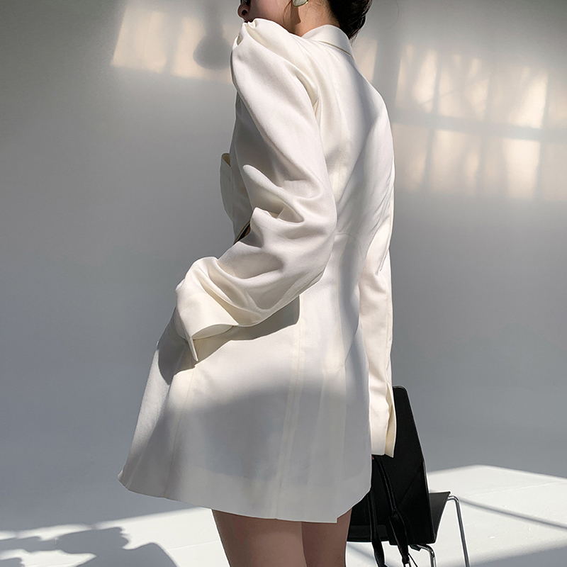 TWOTWINSTYLE White Casual Blazer For Women Notched Long Sleeve Hollow Out Korean Straight Blazers Female Spring Fashion 220402