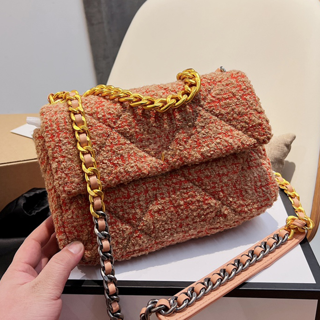 Classic 19 Women Crossbody Designer Bags Flap Tweed Multi-Color Handbag Vintage Gold-Tone Metal Handheld Chain High Capacity Shoulder Bag Diamond Quilting 25CM, Red
Classic 19 Women Crossbody Designer Bags Flap Tweed Multi-Color Handbag Vintage Gold-Tone Metal Handheld Chain High Capacity Shoulder Bag Diamond Quilting 25CM, Red