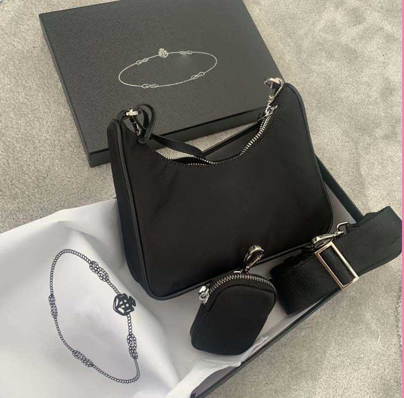2020 Shoulder Bags high quality nylon Handbags Bestselling wallet women bags Crossbody bag Hobo purses 0000, Red
2020 Shoulder Bags high quality nylon Handbags Bestselling wallet women bags Crossbody bag Hobo purses 0000, Red