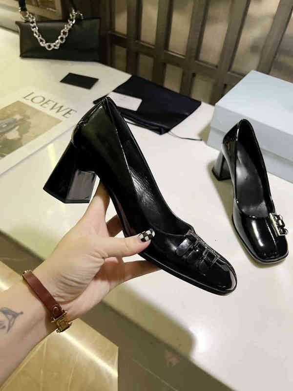 Sandals Women's square head summer dress high heels fashion Brown Black white with decorative buckle simple, 2# shoe box
Sandals Women's square head summer dress high heels fashion Brown Black white with decorative buckle simple, 2# shoe box