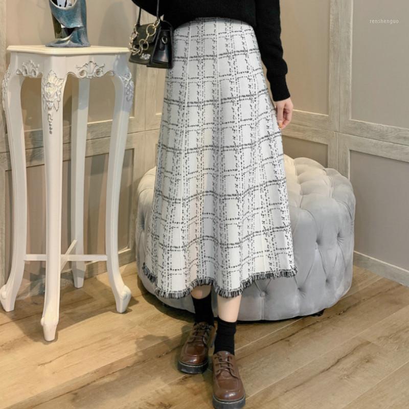 Vintage Women High Waist Plaid Skirts Lady Casual Fashion Tassels Flare Long Skirt Female Fall Winter Clothes Black White
Vintage Women High Waist Plaid Skirts Lady Casual Fashion Tassels Flare Long Skirt Female Fall Winter Clothes Black White