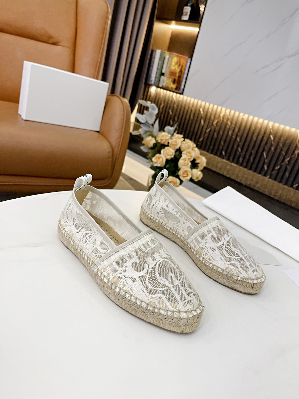 Woody Espadrilles Loafer shoes Designer Women Platform Sandals Slides Letter Woody Mule Canvas Espadrille Fashion Fisherman Shoe Top-Quality Size 35-42, Color 4
Woody Espadrilles Loafer shoes Designer Women Platform Sandals Slides Letter Woody Mule Canvas Espadrille Fashion Fisherman Shoe Top-Quality Size 35-42, Color 4