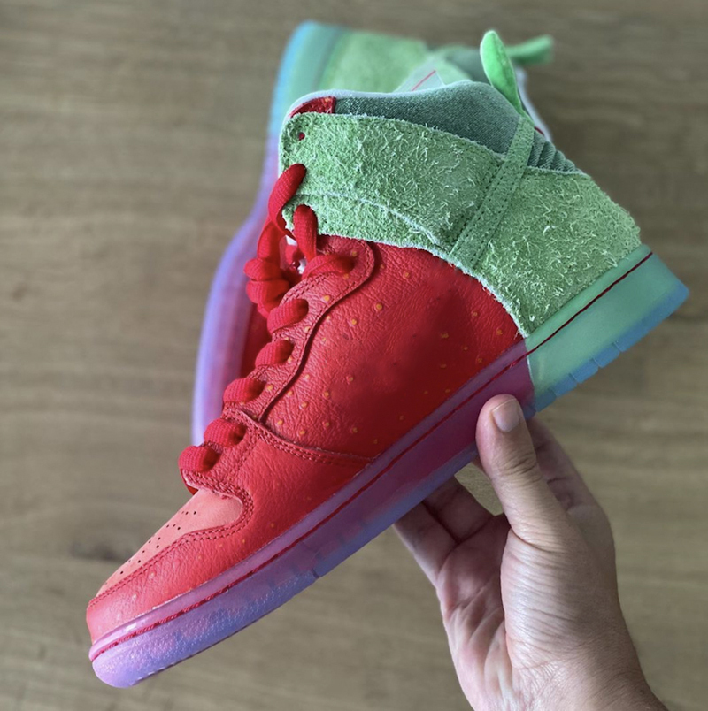 Shoes Brand Authentic High Strawberry Cough Purple Reverse Skunk 213/420 Outdoor University Red Spinach Green Magic Ember Size 7-13
Shoes Brand Authentic High Strawberry Cough Purple Reverse Skunk 213/420 Outdoor University Red Spinach Green Magic Ember Size 7-13