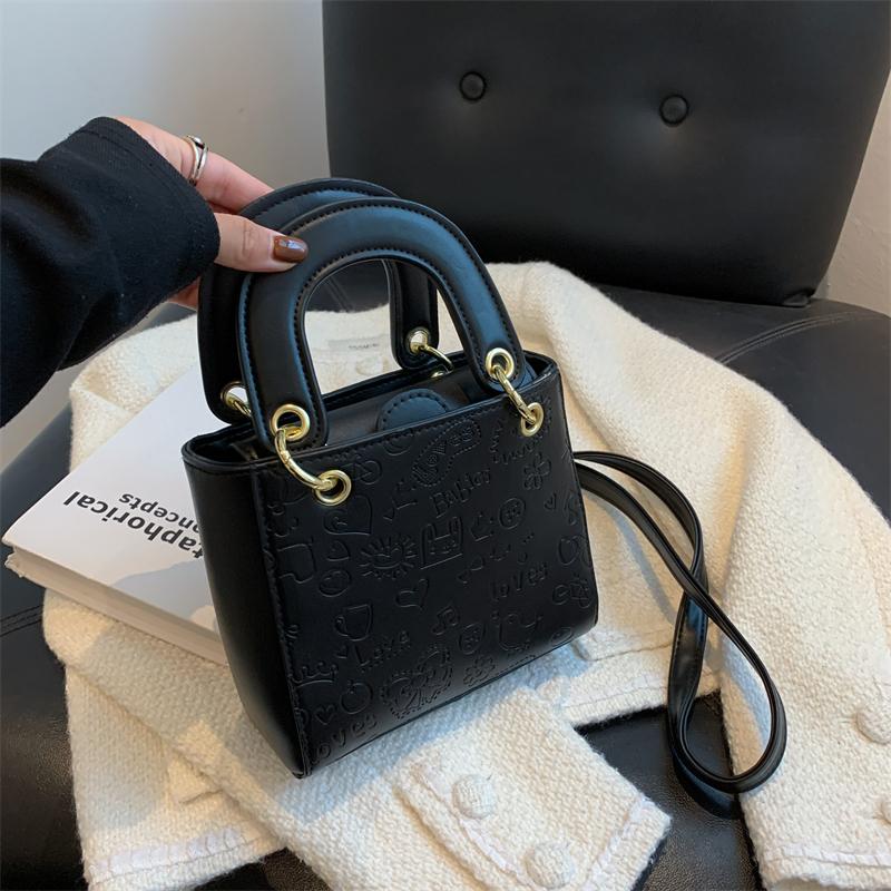 Evening Bags Handbag Women Classic Bucket Design Hand Bag Shoulder Purse Pu Leather Female Crossbody, Black handbag
Evening Bags Handbag Women Classic Bucket Design Hand Bag Shoulder Purse Pu Leather Female Crossbody, Black handbag