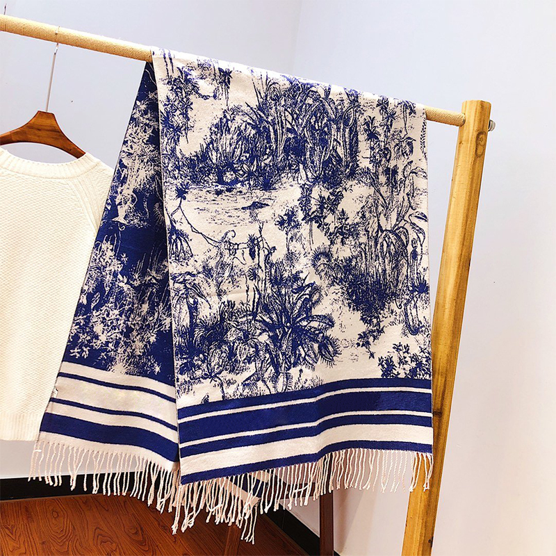 Design woman cashmere scarf Men and Women winter scarves ladies Shawls Big Letter pattern wool Landscape animal Print Pashminas 70cm X 180cm
Design woman cashmere scarf Men and Women winter scarves ladies Shawls Big Letter pattern wool Landscape animal Print Pashminas 70cm X 180cm