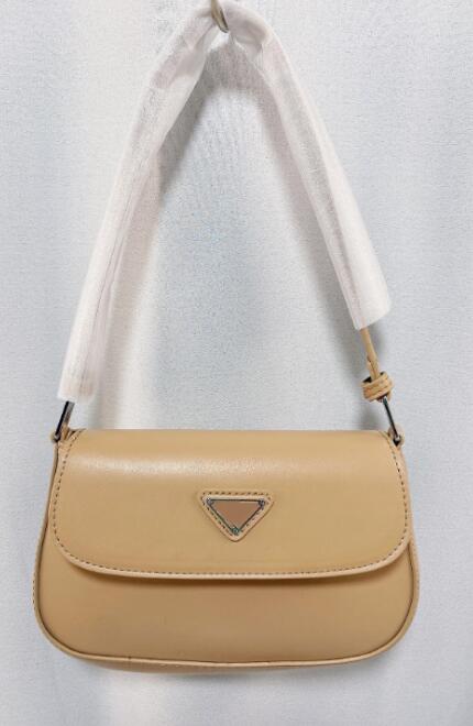 Fashion Triangle Logo Square Bag New Underarm Bag Shoulder Bags Trendy Lightweight Tote Women's Bags, As pic 
Fashion Triangle Logo Square Bag New Underarm Bag Shoulder Bags Trendy Lightweight Tote Women's Bags, As pic