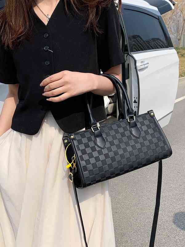 Designer Bag Brand Fashion Dinner Luxury Shoulder Handbag Minimalist Plaid Pattern Square Superior Quality Genuine Shopping Wallet, Black
Designer Bag Brand Fashion Dinner Luxury Shoulder Handbag Minimalist Plaid Pattern Square Superior Quality Genuine Shopping Wallet, Black