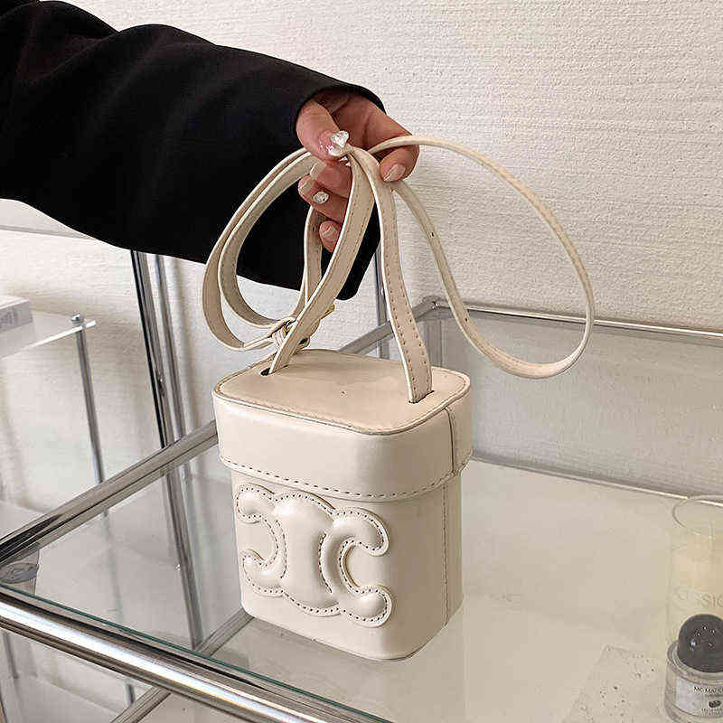 Factory Online Export Designer Brand Bags 2022 Triumphal Arch Box Fashion Youth Mini Women's Single Shoulder Small Square, White
Factory Online Export Designer Brand Bags 2022 Triumphal Arch Box Fashion Youth Mini Women's Single Shoulder Small Square, White