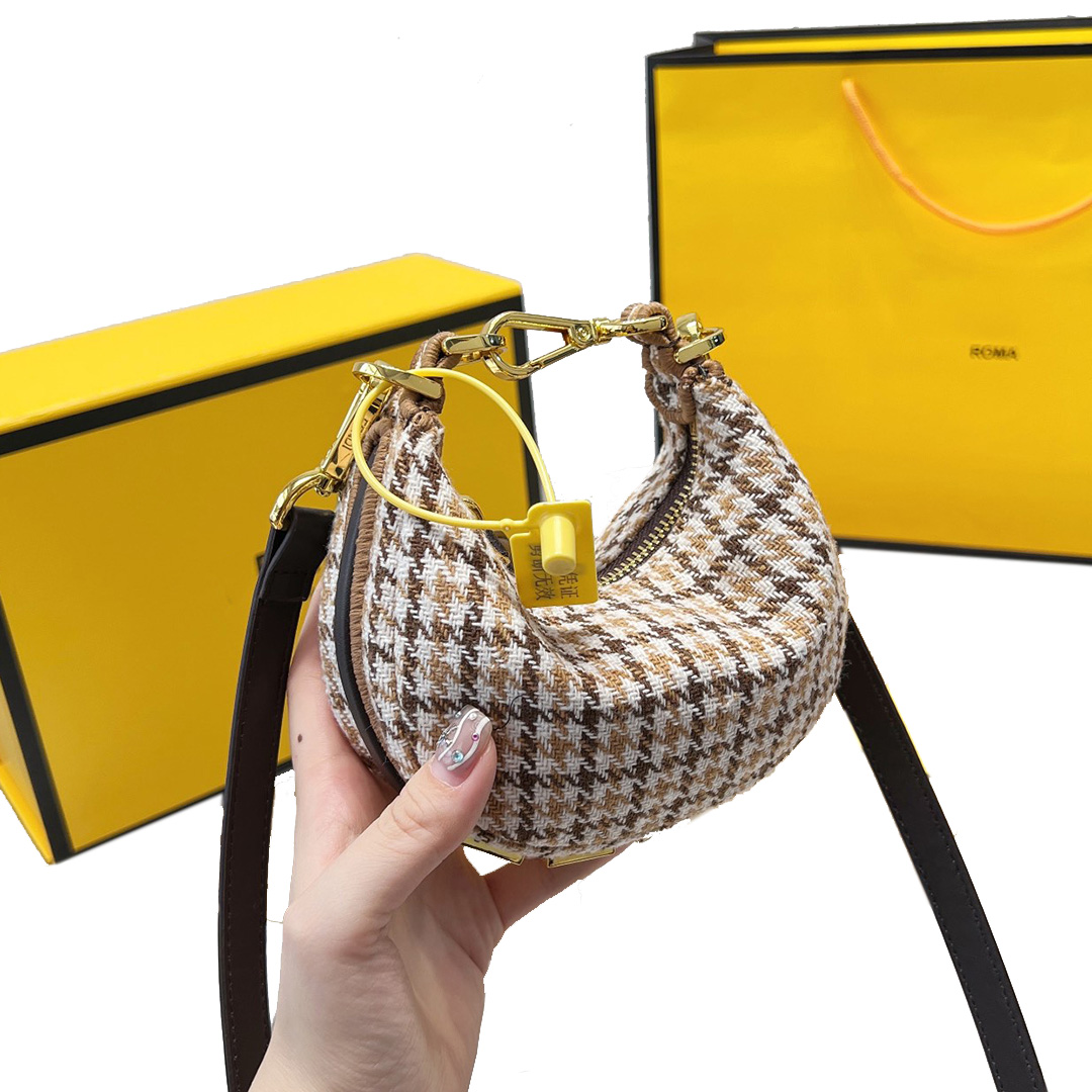 Classic Women Nano Graphy Hobo Clutch Bag Italy Roma Brand Mini Half Moon Crossbody Handbags Lady Leather Saddle Shoulder Bag Totes Luxury Designers Bags 16.5CM, Pink
Classic Women Nano Graphy Hobo Clutch Bag Italy Roma Brand Mini Half Moon Crossbody Handbags Lady Leather Saddle Shoulder Bag Totes Luxury Designers Bags 16.5CM, Pink