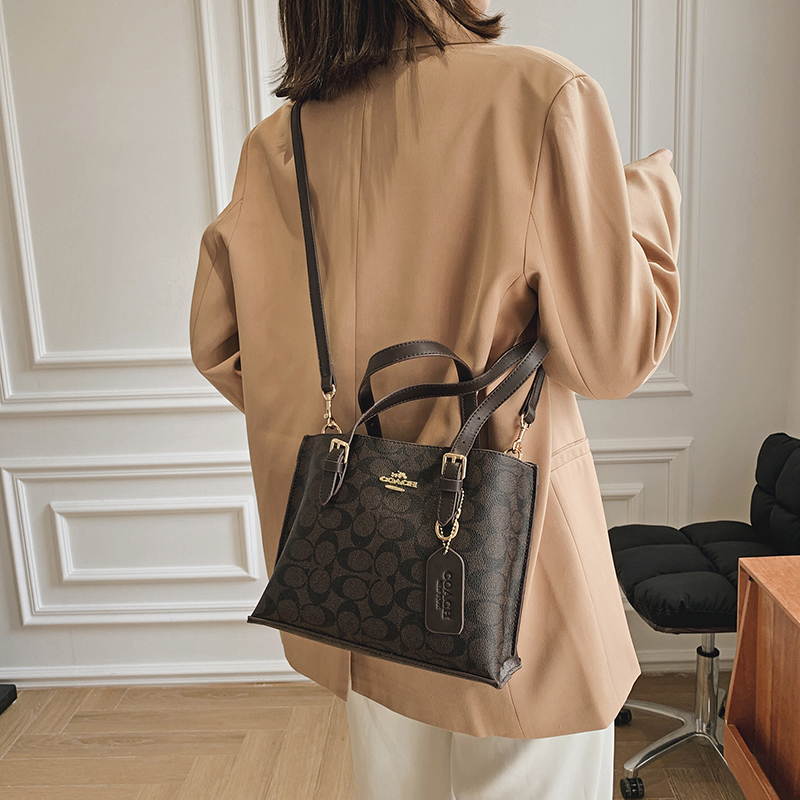 A47 high quality designer retro coach women leather handbag Envelope shopping crossbody messenger Chain flap bag tote shoulder bag, Customize
A47 high quality designer retro coach women leather handbag Envelope shopping crossbody messenger Chain flap bag tote shoulder bag, Customize