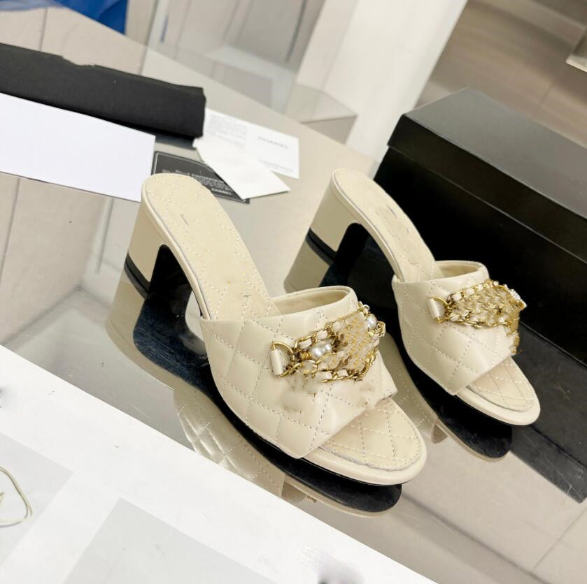 Luxury Flat Sandal Design Slides Embroidery Black Slippers Shallow Beach Leisure Indoor Shoes Leather Cross Lace Lock Full Set of Accessories 35-40, 02
Luxury Flat Sandal Design Slides Embroidery Black Slippers Shallow Beach Leisure Indoor Shoes Leather Cross Lace Lock Full Set of Accessories 35-40, 02