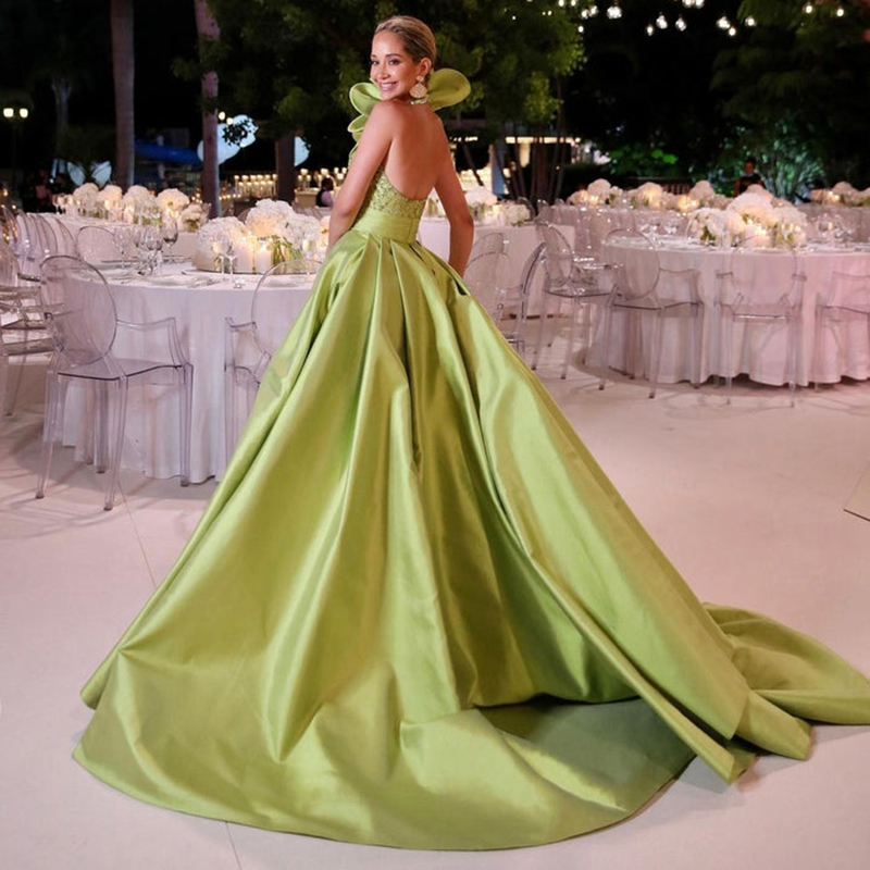 Gorgeous High Low Sage Prom Dresses 2022 Halter Neck Beaded Front Short Evening Dress With Flowers Satin Long Train Cocktail Party Gowns Elegant Robes