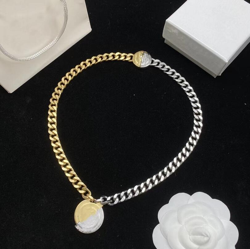 Hip Hop Jewelry Cuban Necklaces Designer Necklace Men Womens Fashion Retro Couples Personality Jewellery Pendant Necklaces Luxurys Gift
Hip Hop Jewelry Cuban Necklaces Designer Necklace Men Womens Fashion Retro Couples Personality Jewellery Pendant Necklaces Luxurys Gift