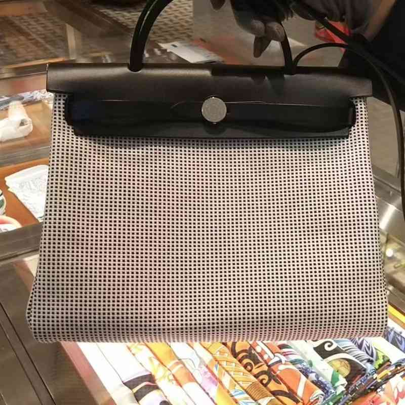 Herme herbag 31cm 39cm Classic Handbag Herbag31 Canvas Bag Single Shoulder Messenger Portable Unisex Bag for Men and Women, Savings deposit card
Herme herbag 31cm 39cm Classic Handbag Herbag31 Canvas Bag Single Shoulder Messenger Portable Unisex Bag for Men and Women, Savings deposit card