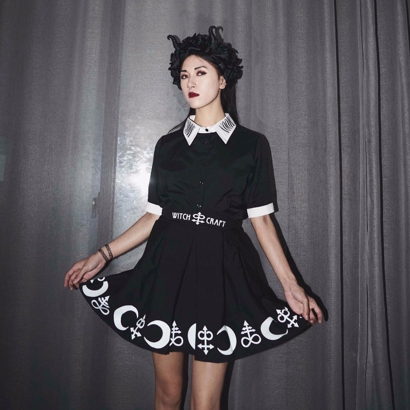 Harajuku Punk Rock Gothic Skirt Black Women Witch Moon Printed High Waist Star Print Goth Pleated Emo Alt Y2K Mini Skirts 220322