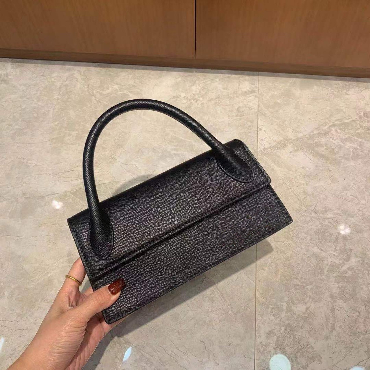 Fashion bag Designer luxury le chiquito mini handbag Women Casual Shopping Bags Tote Hnadbags PU leather girl cute bags, Red
Fashion bag Designer luxury le chiquito mini handbag Women Casual Shopping Bags Tote Hnadbags PU leather girl cute bags, Red
