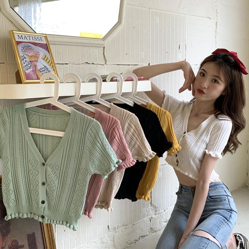 Women's T-Shirt Women V-neck Button Hollow Ruffled Tee Short Section Exposed Navel Shirt Knitted Short-sleeved 2022
Women's T-Shirt Women V-neck Button Hollow Ruffled Tee Short Section Exposed Navel Shirt Knitted Short-sleeved 2022