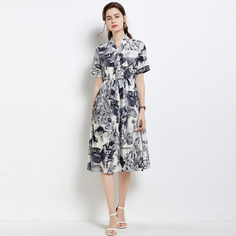 Summer Bow Lace Up Button Shirt Dress Short Sleeve Woman Designer Elegant Print Holiday Big Swing Party Dresses Runway Women Clothes Milan Style Slim A-Line Midi Frock
Summer Bow Lace Up Button Shirt Dress Short Sleeve Woman Designer Elegant Print Holiday Big Swing Party Dresses Runway Women Clothes Milan Style Slim A-Line Midi Frock