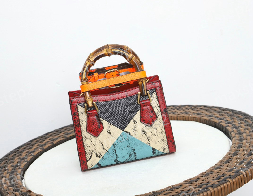 Diana Bamboo Mini Tote Bag Luxurys Python Snake Print Handle Bag Designer Large Capcity Classic Womens Handbag
Diana Bamboo Mini Tote Bag Luxurys Python Snake Print Handle Bag Designer Large Capcity Classic Womens Handbag