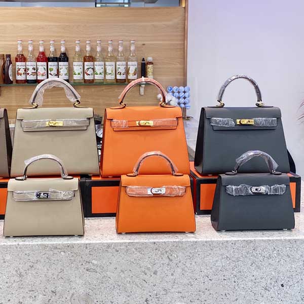 Fashion Ladies Designer Handbags Luxury One Shoulder Cross body Bags New High Quality Cosmetic Carrying Bags Pouch on the go tote Quilted Nylon Hobo Utility, Box
Fashion Ladies Designer Handbags Luxury One Shoulder Cross body Bags New High Quality Cosmetic Carrying Bags Pouch on the go tote Quilted Nylon Hobo Utility, Box