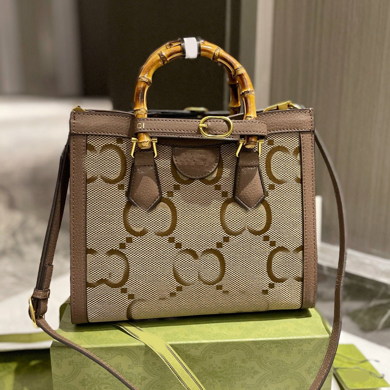 Bamboo bag Totes Crossbody Luxury designer bags Fashion Shoulder Handbags High Quality Women Letter Purse Phone bag Wallet Metallic, No bags
Bamboo bag Totes Crossbody Luxury designer bags Fashion Shoulder Handbags High Quality Women Letter Purse Phone bag Wallet Metallic, No bags