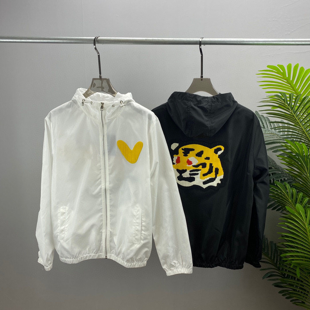 22SS Designer Letter Printed T Shirts Tee Sweatshirt Fashion High Street Short Sleeves Summer Casual T-Shirt Breathable Men Women Crew Neck Tees Dresses for Wo 20-540, Black
22SS Designer Letter Printed T Shirts Tee Sweatshirt Fashion High Street Short Sleeves Summer Casual T-Shirt Breathable Men Women Crew Neck Tees Dresses for Wo 20-540, Black