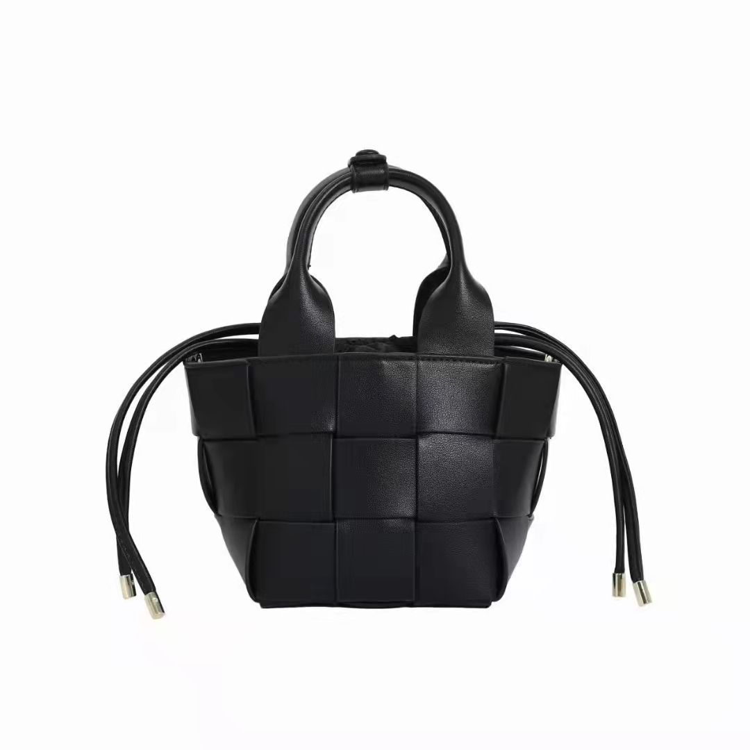 Luxury Designer Handbag Shoulder Bags Messenger Bag Crossbody Mini Cute Drawstring pocket opening PU Woven Clutch Purses Black Brown White Colores
Luxury Designer Handbag Shoulder Bags Messenger Bag Crossbody Mini Cute Drawstring pocket opening PU Woven Clutch Purses Black Brown White Colores