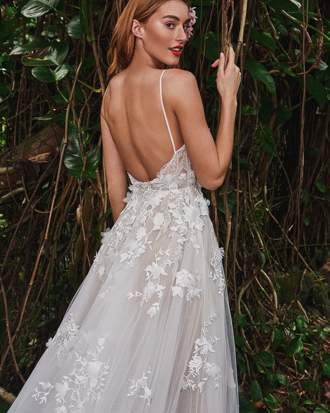 Sexy A-line Wedding Dresses Deep V Neck Long Lace Spaghetti Straps Sleeveless Chiffon Lace Ruffles Appliques Backless Sequins Floor Length Bohemian We