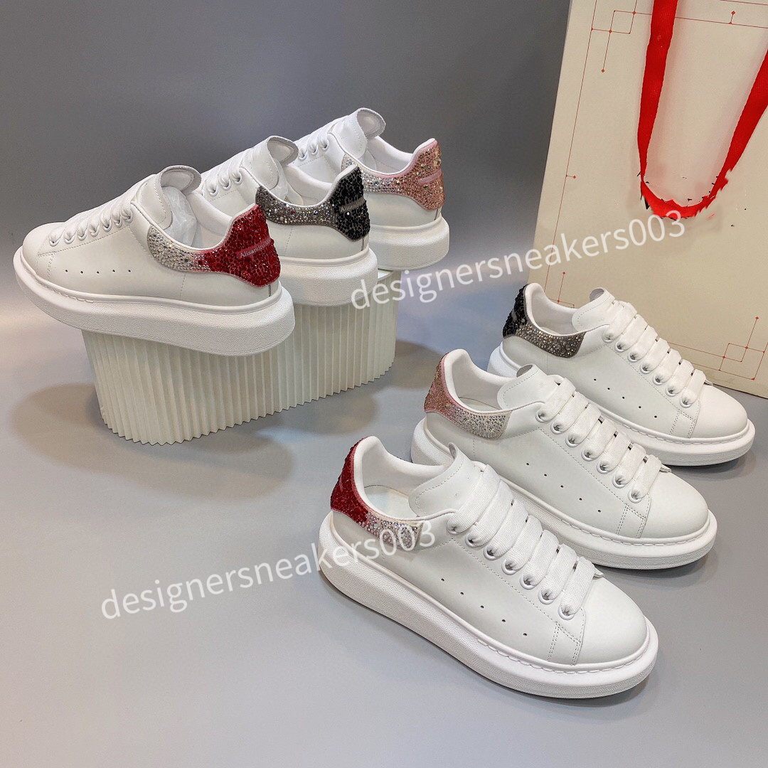 2022 Casual Shoes Sneakers Luxury Designer Men Women Canvas Shoes Embroidery Retro Trainers size35-45 yn220702, 07
2022 Casual Shoes Sneakers Luxury Designer Men Women Canvas Shoes Embroidery Retro Trainers size35-45 yn220702, 07