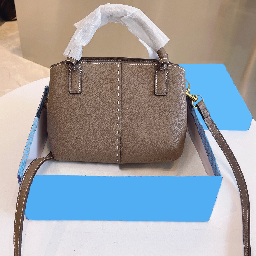Women Casual Lifet Totes Size 31x23cm Large Capacity Delicate Purses Luxury Tote Soft Nice Handbags For Ladies T Designers Tote Shoulder Bags Cross body Handbag, Color 5
Women Casual Lifet Totes Size 31x23cm Large Capacity Delicate Purses Luxury Tote Soft Nice Handbags For Ladies T Designers Tote Shoulder Bags Cross body Handbag, Color 5