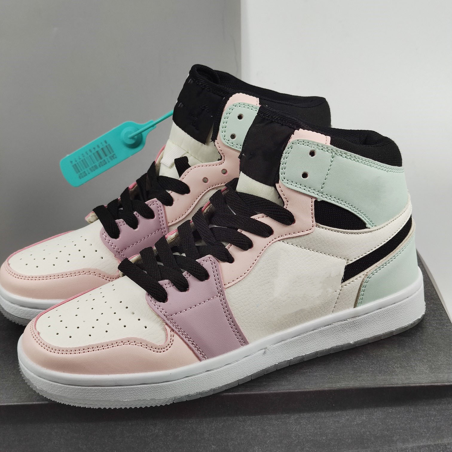Designers Fashion 1s High Top Men Women Skateboard Shoes Comfortable Lace-Up Leather Athletic Wear-Resisting Unisex Zapatillas Casual Sneakers 36-44, Customize
Designers Fashion 1s High Top Men Women Skateboard Shoes Comfortable Lace-Up Leather Athletic Wear-Resisting Unisex Zapatillas Casual Sneakers 36-44, Customize