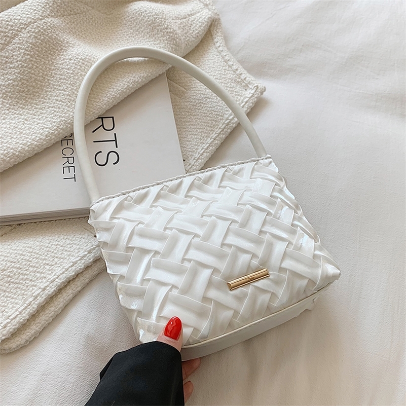 Women Small Braided PU Leather Shoulder Sling Bags Summer Designer Brand Side Bag Female Luxury Handbags and Purses 220616, Black
Women Small Braided PU Leather Shoulder Sling Bags Summer Designer Brand Side Bag Female Luxury Handbags and Purses 220616, Black