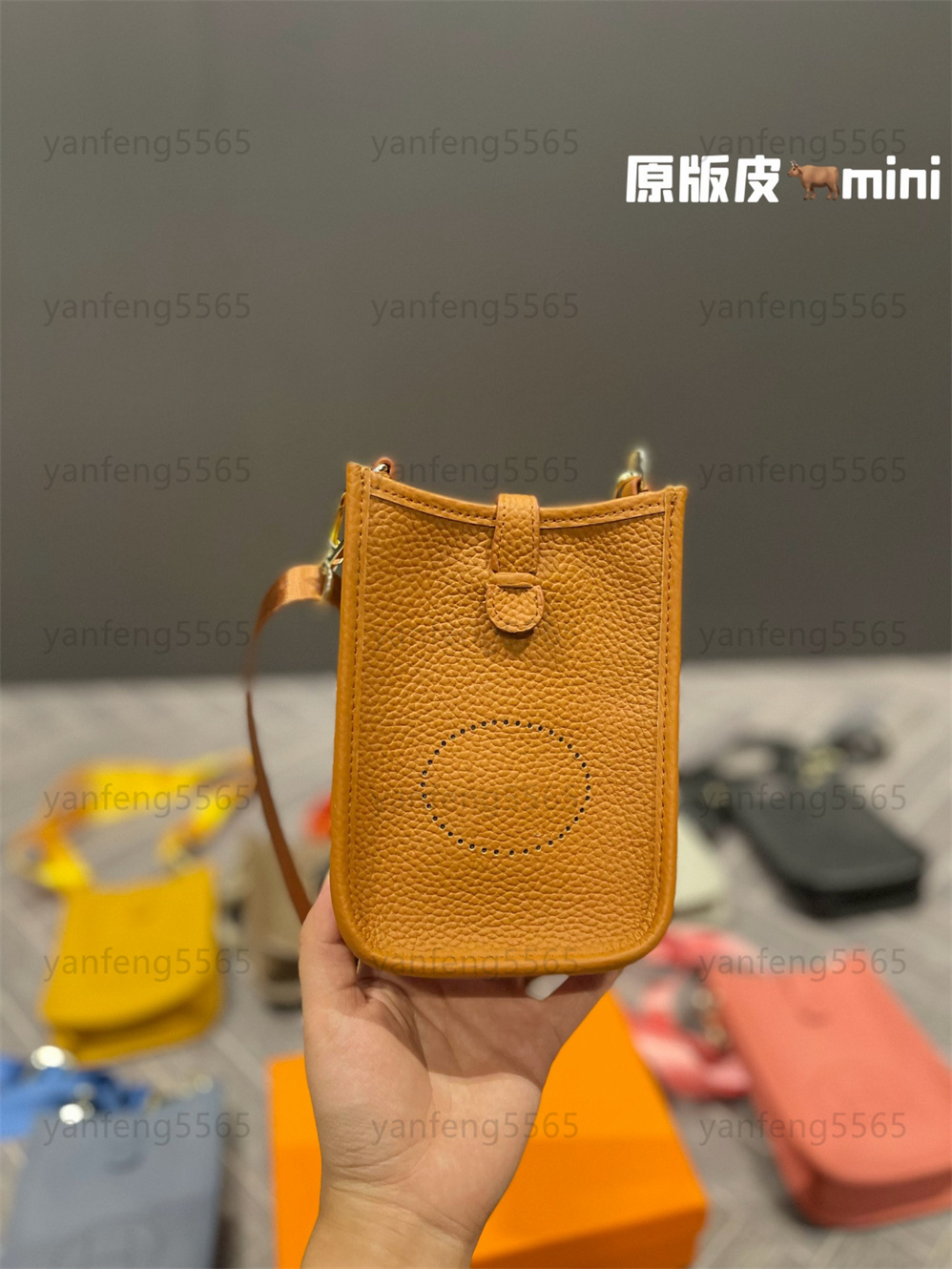 High quality soft leather bag female Evelyn mobile phone bag fashionable simple one Shoulder Messenger Handbag, White
High quality soft leather bag female Evelyn mobile phone bag fashionable simple one Shoulder Messenger Handbag, White
