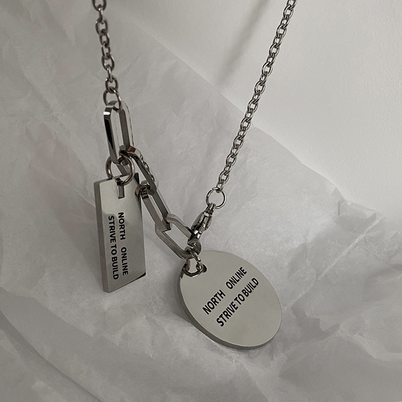 Fashion Street Necklace Men's and Women's Personality Hip Hop Fashion Brand Sweater Chain Pendant Versatile Couple Accessories
Fashion Street Necklace Men's and Women's Personality Hip Hop Fashion Brand Sweater Chain Pendant Versatile Couple Accessories