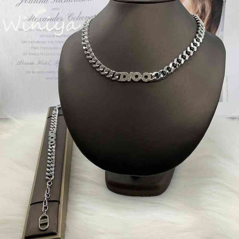 High Quality Necklace Year New Letter Diamond Inlaid Temperament Neck Chain Bracelet Fashion Light Luxury Jewelry, Special package
High Quality Necklace Year New Letter Diamond Inlaid Temperament Neck Chain Bracelet Fashion Light Luxury Jewelry, Special package