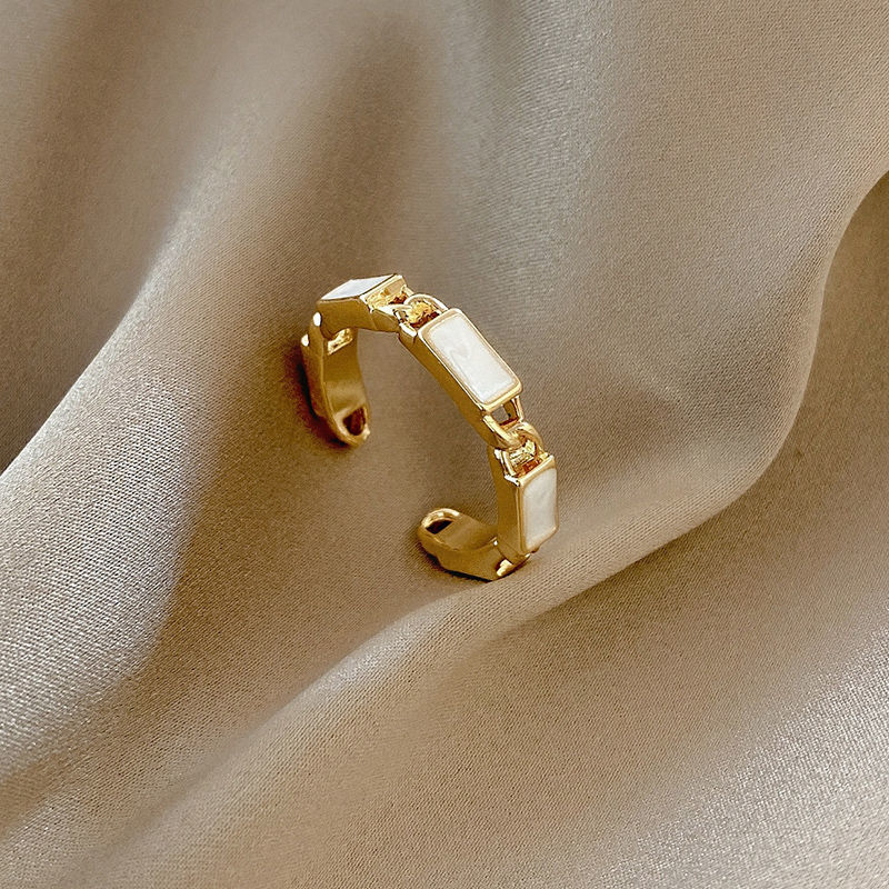 Bangles Scalloped shells ring designer jewerly Knuckle white open ring female light luxury fashion personality INS trend niche design cool wind index finger
Bangles Scalloped shells ring designer jewerly Knuckle white open ring female light luxury fashion personality INS trend niche design cool wind index finger