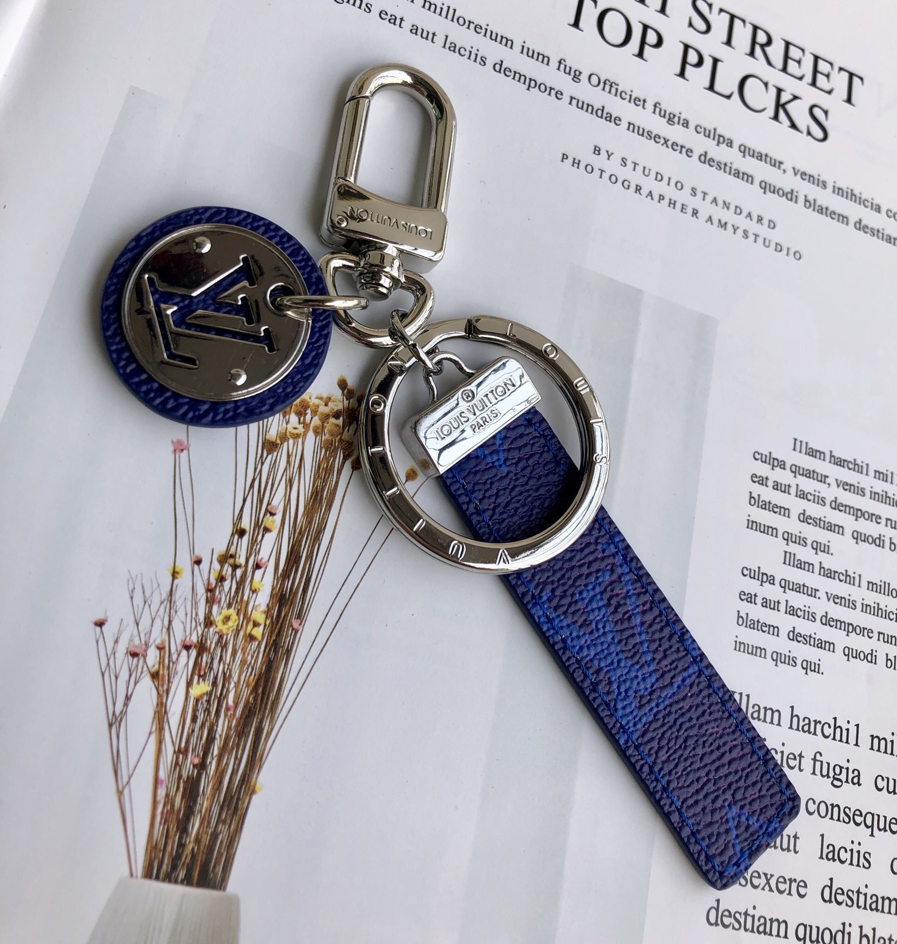 Men's and Women's Pendant Handmade Leather Fashion Key Chain Accessories 3 Colors