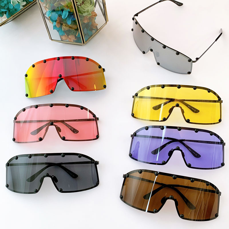Mens Womens Sunglasses Designer Glassess Top High Quality OWENS Luxury Brand Glasses Travel Driving Beach UV400 Protective Sun glasses with Case
Mens Womens Sunglasses Designer Glassess Top High Quality OWENS Luxury Brand Glasses Travel Driving Beach UV400 Protective Sun glasses with Case