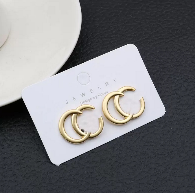 22ss 20style 18K Gold Plated Women Letters Stud High Quality Hoop Long Earrings Luxury Desingers Charm Geometric 925 Silver Rhinestone Crystal Pearl Jewelry
22ss 20style 18K Gold Plated Women Letters Stud High Quality Hoop Long Earrings Luxury Desingers Charm Geometric 925 Silver Rhinestone Crystal Pearl Jewelry