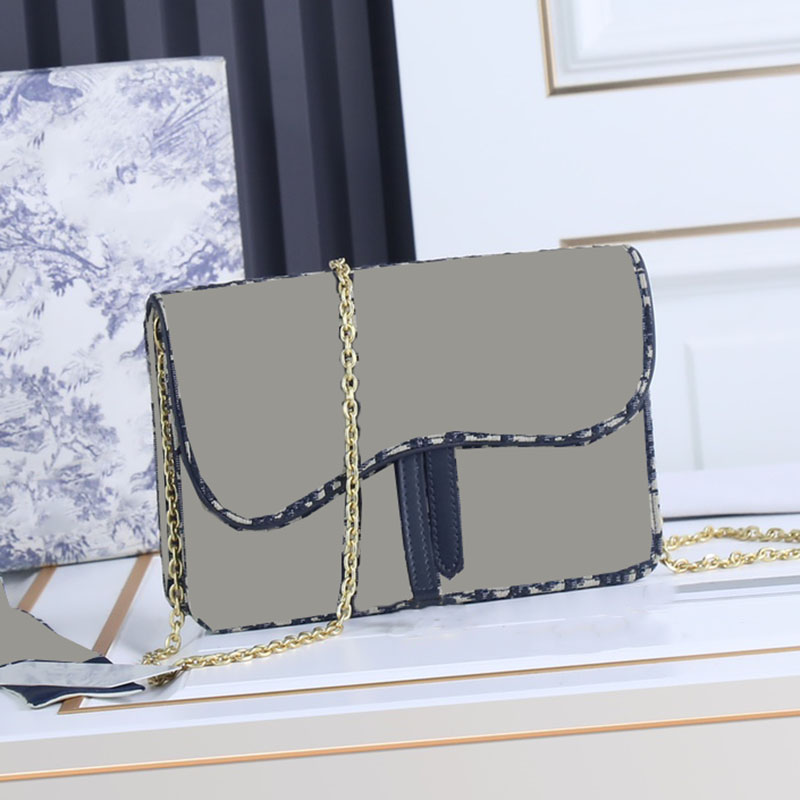 Women Saddles Pouch Shoulder Bag Designers Embroidery Chain Crossbody Bags Zipped Pouch Purses Wallet Handbags Totes with box, Color 1
Women Saddles Pouch Shoulder Bag Designers Embroidery Chain Crossbody Bags Zipped Pouch Purses Wallet Handbags Totes with box, Color 1