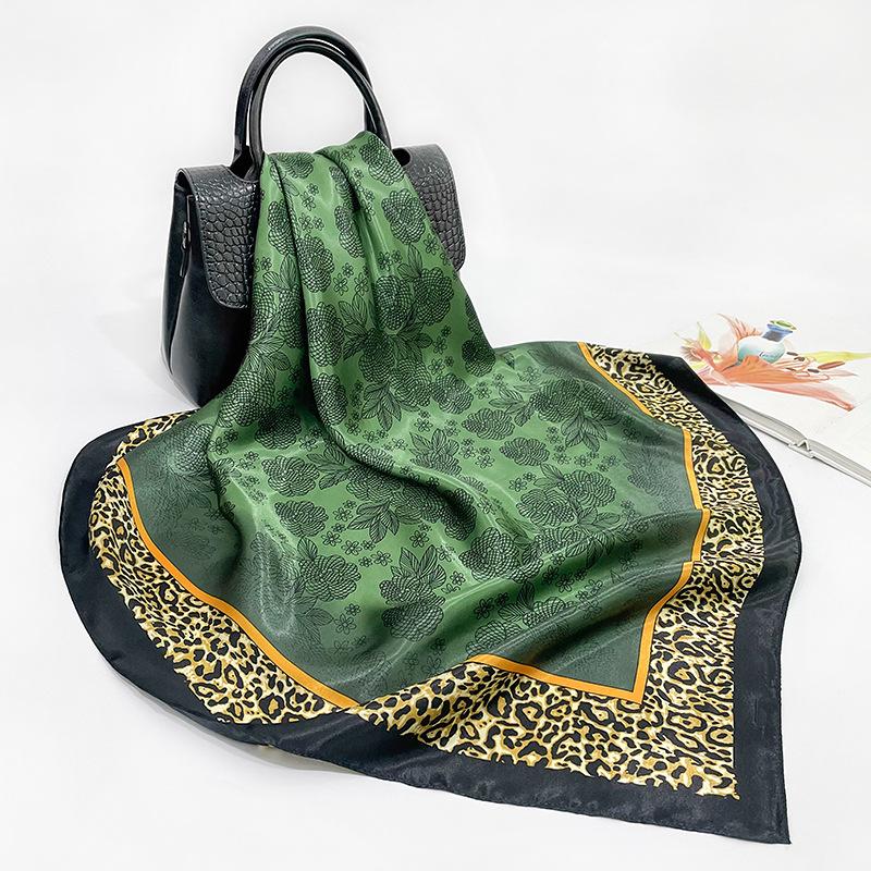 Scarves Luxury Vintage Silk Scarf For Women Printed Floral Medine Veil Green Satin Hijab Bag Leopard Hair BandScarves
Scarves Luxury Vintage Silk Scarf For Women Printed Floral Medine Veil Green Satin Hijab Bag Leopard Hair BandScarves