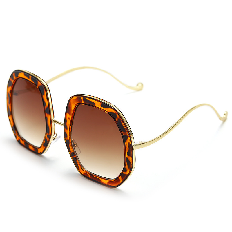 European and American Trendy Sunscreen Sunshade Mirror Sunglasses Cross-Border ins UV Protection
European and American Trendy Sunscreen Sunshade Mirror Sunglasses Cross-Border ins UV Protection