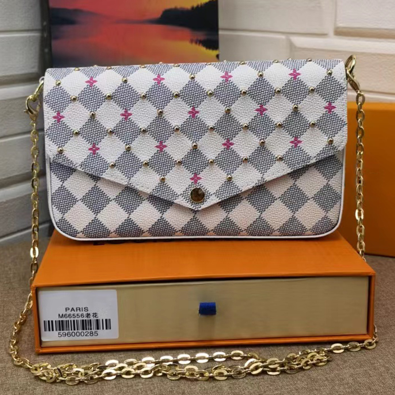 Design Envelope Bag Retro Color Blocking Plaid Leather Ladies New Fashion Versatile Large Capacity Multifunctional Diagonal Shoulder Bag, Split
Design Envelope Bag Retro Color Blocking Plaid Leather Ladies New Fashion Versatile Large Capacity Multifunctional Diagonal Shoulder Bag, Split