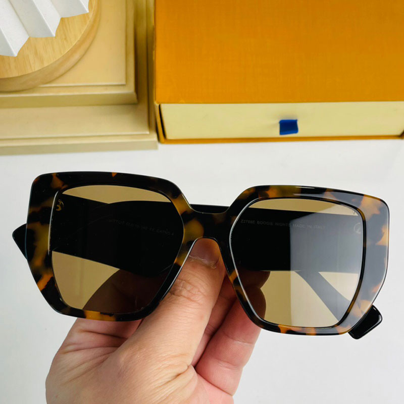Designer Men or Women Sunglasses Z2788E Classic Square Sheet Frame Casual Shopping Mens Womens Sunglasses Beach Vacation Top Quality Anti-UV400 With Box
Designer Men or Women Sunglasses Z2788E Classic Square Sheet Frame Casual Shopping Mens Womens Sunglasses Beach Vacation Top Quality Anti-UV400 With Box