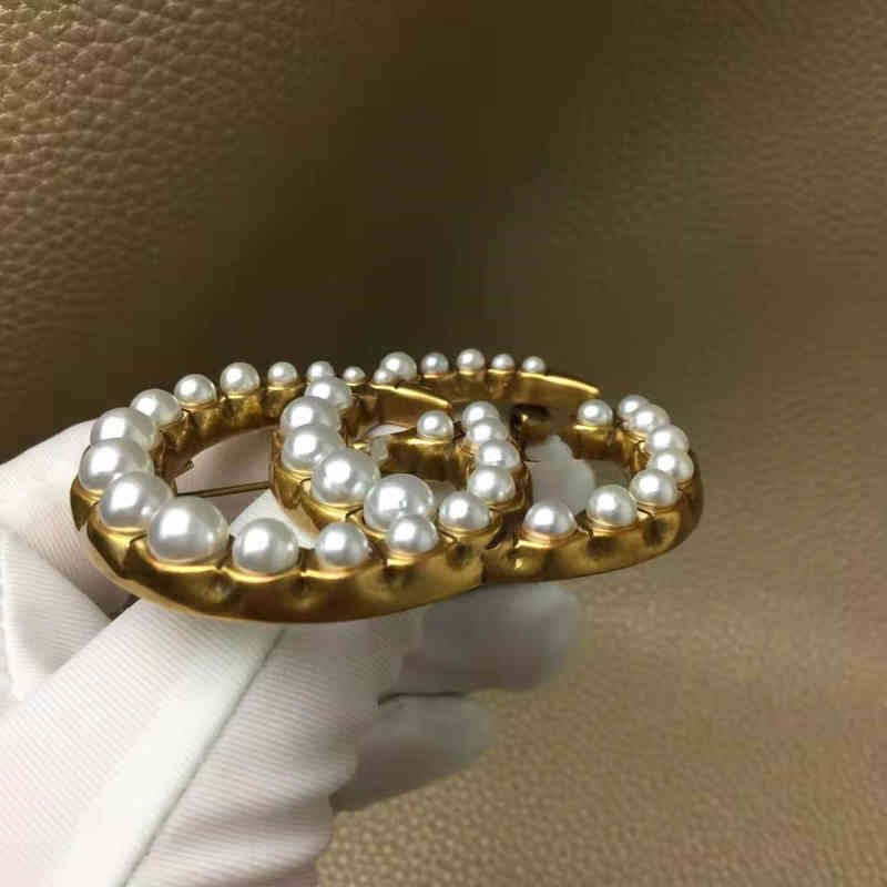 74% OFF designer jewelry Pearl Brooch women's used clothes accessories high-end geometric pin
74% OFF designer jewelry Pearl Brooch women's used clothes accessories high-end geometric pin