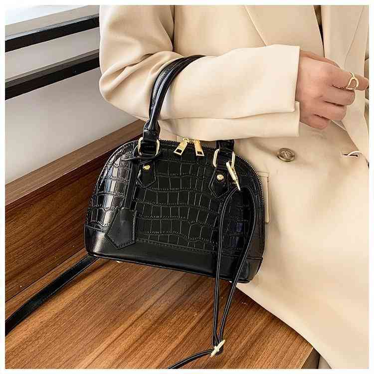 Handbags 70% Off New armpit 2022 summer new sling one Shoulder Messenger portable synthetic leather solid color uniform size Pu shoulder bag purses, Red
Handbags 70% Off New armpit 2022 summer new sling one Shoulder Messenger portable synthetic leather solid color uniform size Pu shoulder bag purses, Red